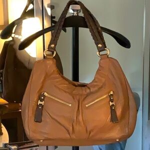 B. Makowsky two-toned leather shoulder bag